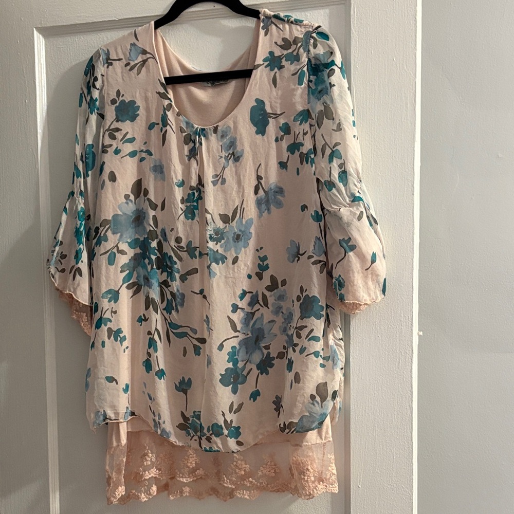 Chic Floral Women's Blouse in Blue and Cream